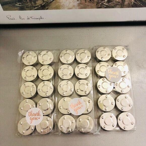 ‎NWOT: Retro Flower Tea-light Candle Set - Picture 3 of 4